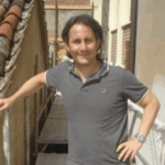 Foto di un cliente soddisfatto per il servizio di consulenza e progettazione impianti